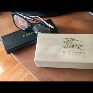 Burberry reading glasses +1